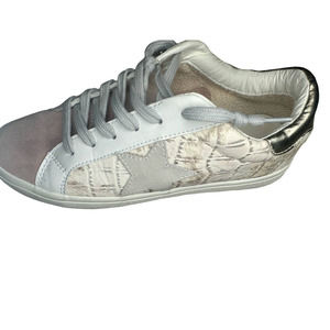 Great Condition! Vintage Havana Suede Croco sneaker.